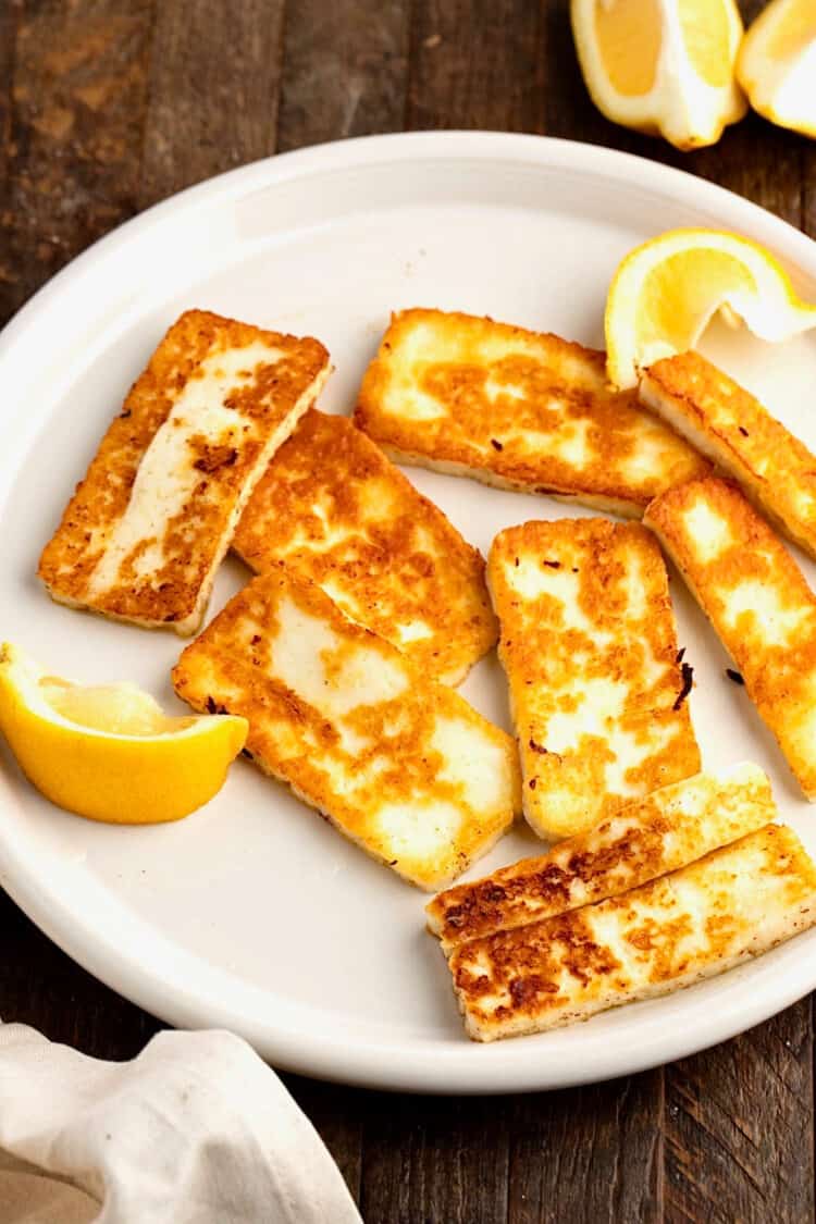 How To Cook Halloumi Cheese (Pan Fried And Grilled Halloumi Recipe ...